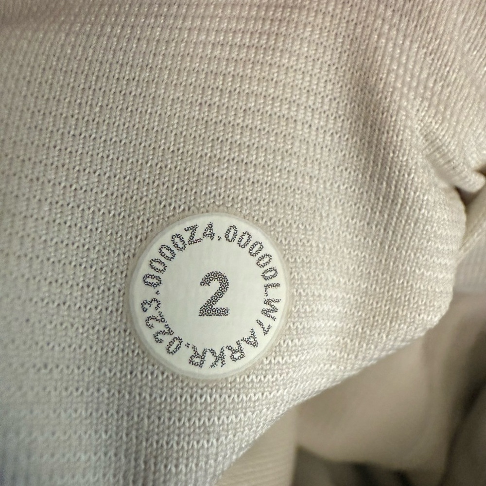 Lululemon Hotty Hot Short II *2.5” –French Clay – Size 2 Retired Color Like New - Picture 9 of 10